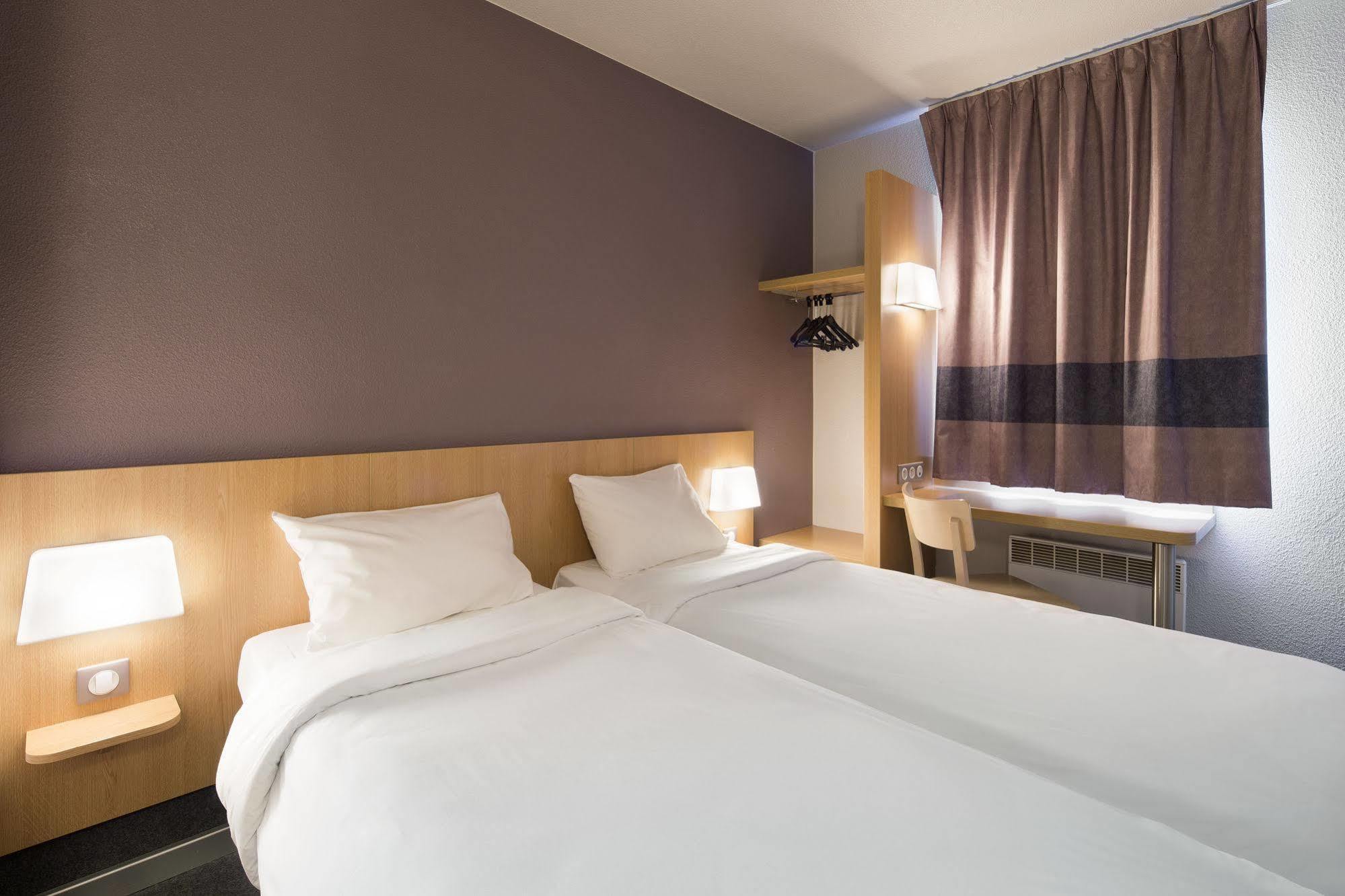 B&B Hotel Maurepas Eksteriør bilde