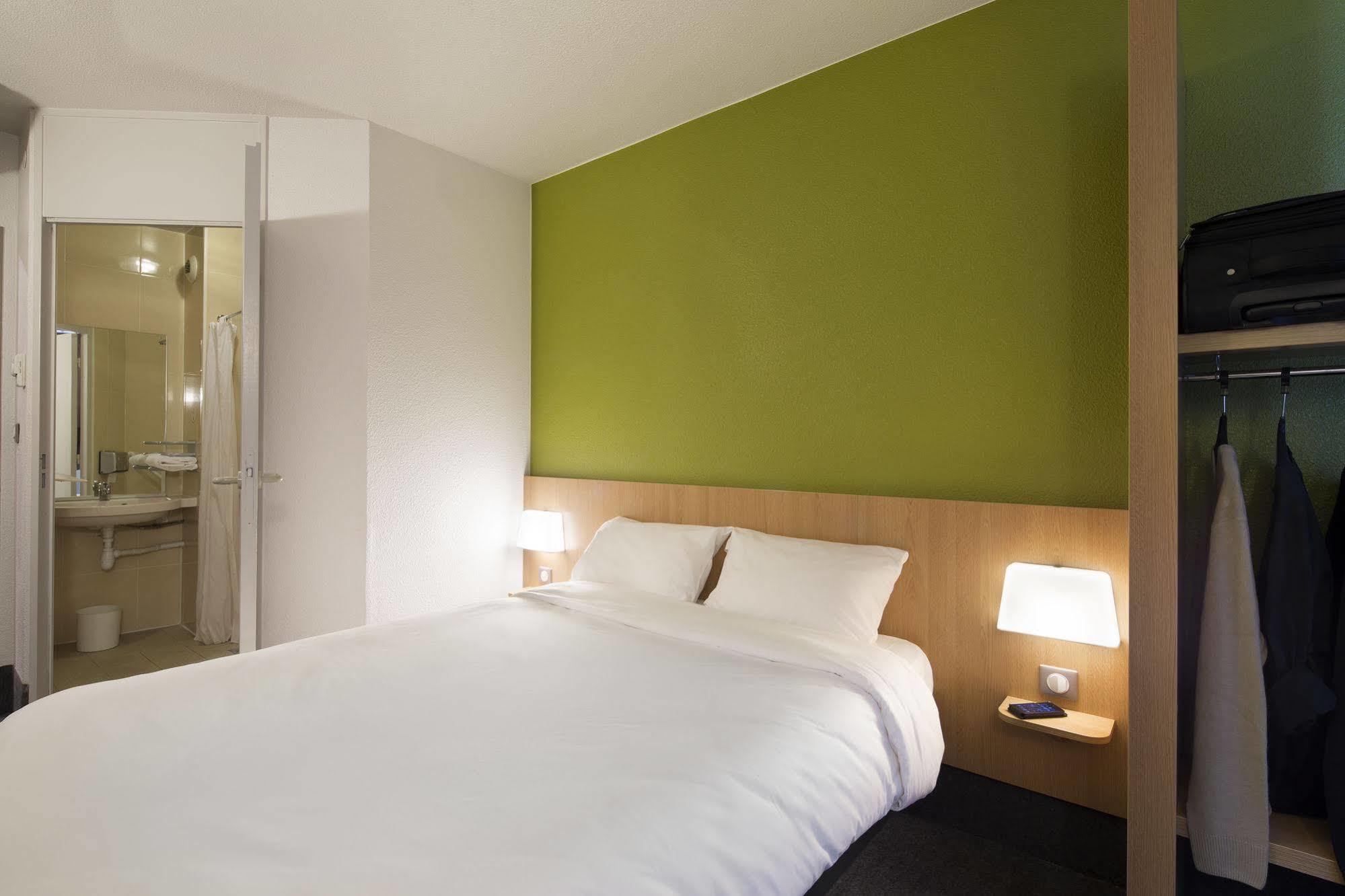 B&B Hotel Maurepas Eksteriør bilde